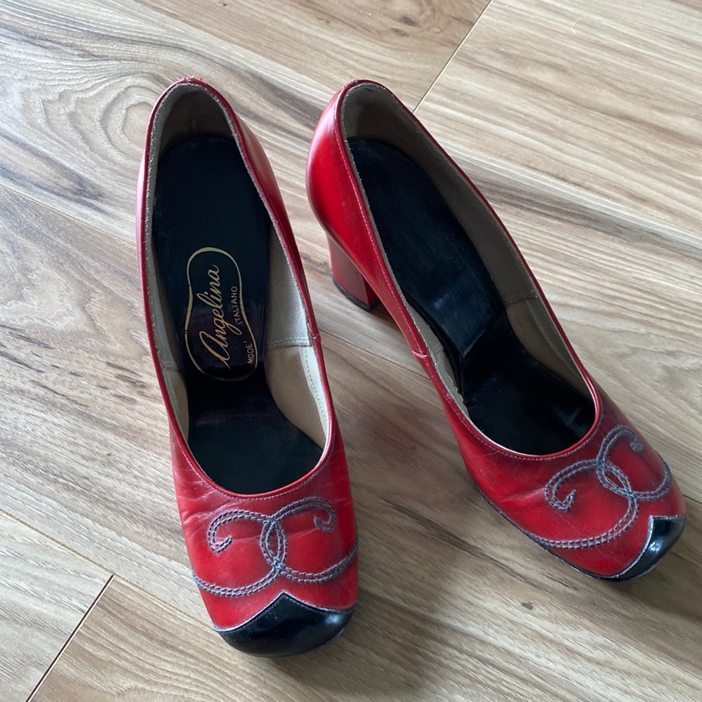 Women’s vintage Italian Angelina leather red heels.